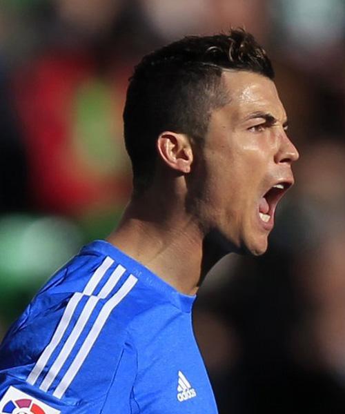 中超第18轮：国安不敌蓉城遭两连败 泰山主场大胜客家